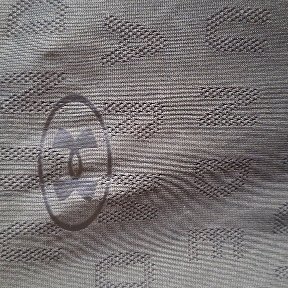 3/$20 Under Armour Army Green T-shirt, Size Large - Picture 5 of 7